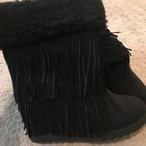 Brand new from Kohl’s fringe boots size 8